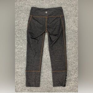 Athleta Mind of Matter‎ Capri Womens Cut Out Hem